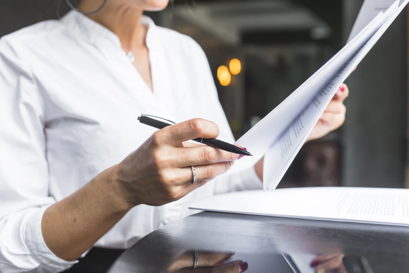 Pourquoi contacter un avocat en droit commercial ?